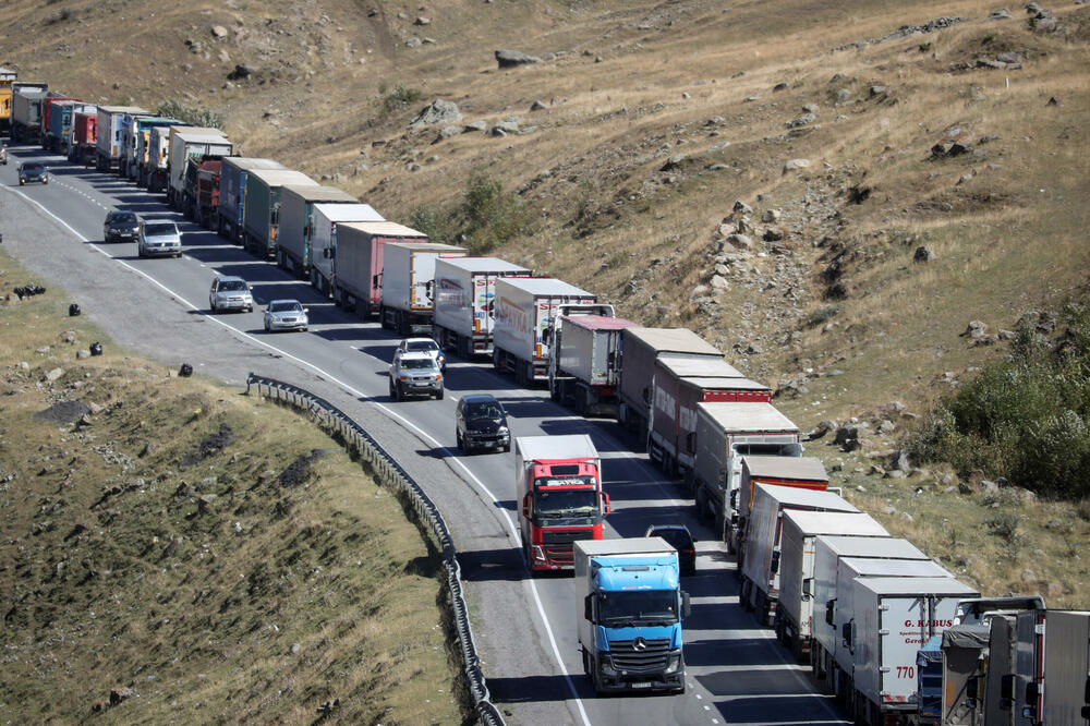 Putnici iz Rusije prelaze u Gruziju, Foto: Reuters