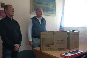 MZ Župa poklonila kompjuter, monitor i tastaturu školi u tom kraju