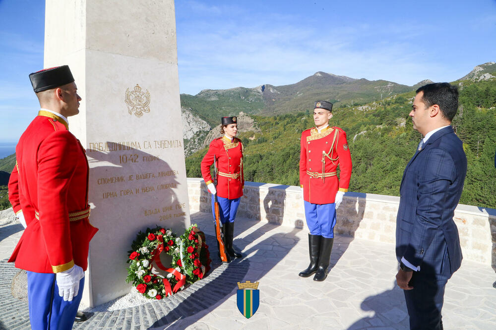 Polaganje vijenca, Foto: Opština Bar