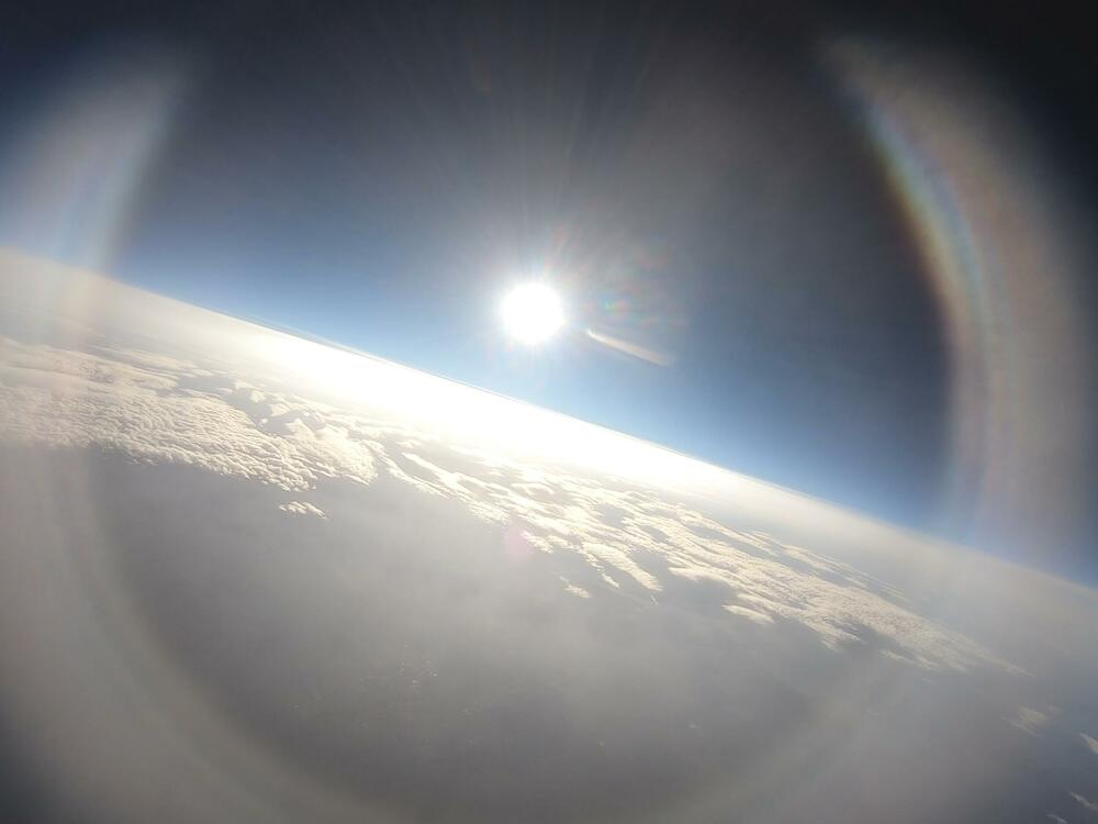 <p>Satelit su lansirali članovi organizacije Montenegro Space Research - Nina Drakulić, Nikola Perović i Filip Jovićević</p>