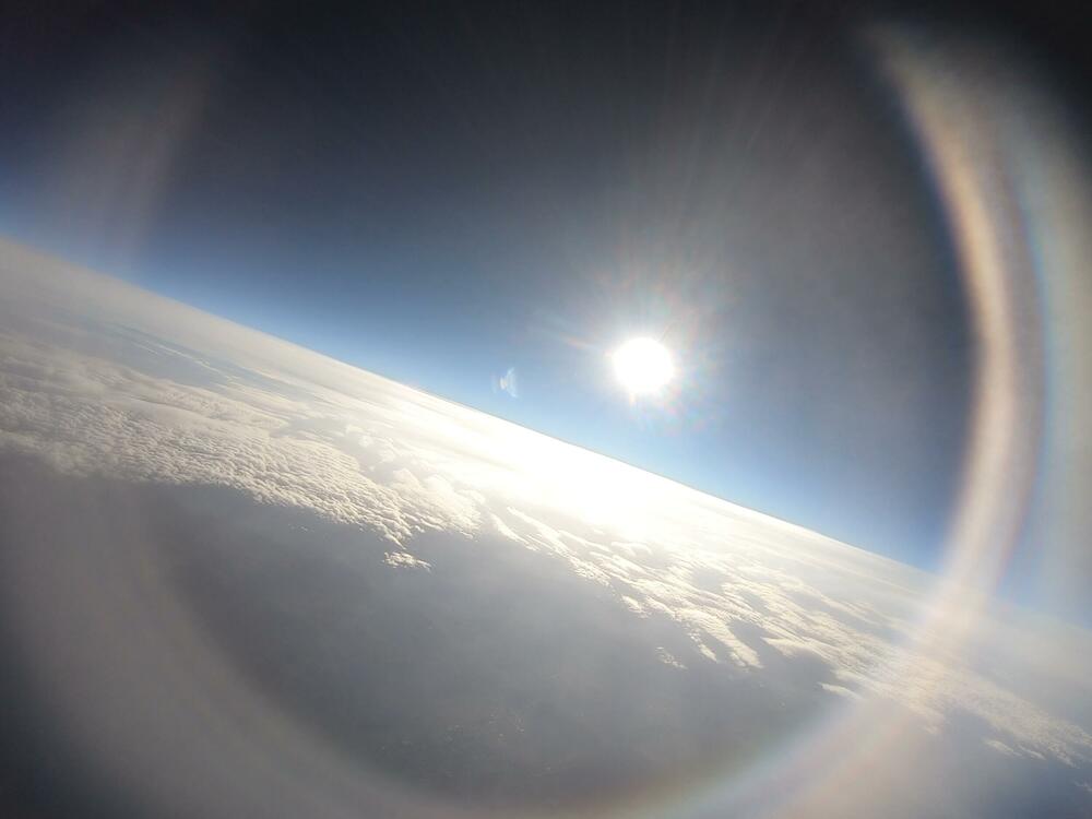 <p>Satelit su lansirali članovi organizacije Montenegro Space Research - Nina Drakulić, Nikola Perović i Filip Jovićević</p>