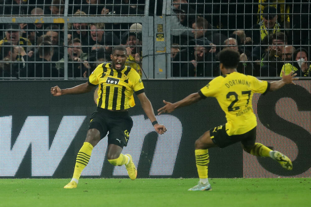 Slavlje Antonija Modesta i Karima Adejemija, Foto: Reuters/Leon Kuegeler