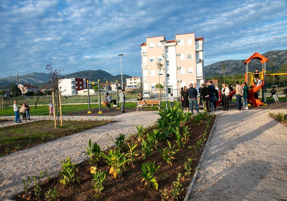 <p>Vuković je tom prilikom kazao da se park prostire na površini od 6.600 m2, a da je investicija vrijedna preko 220.000 eura</p>