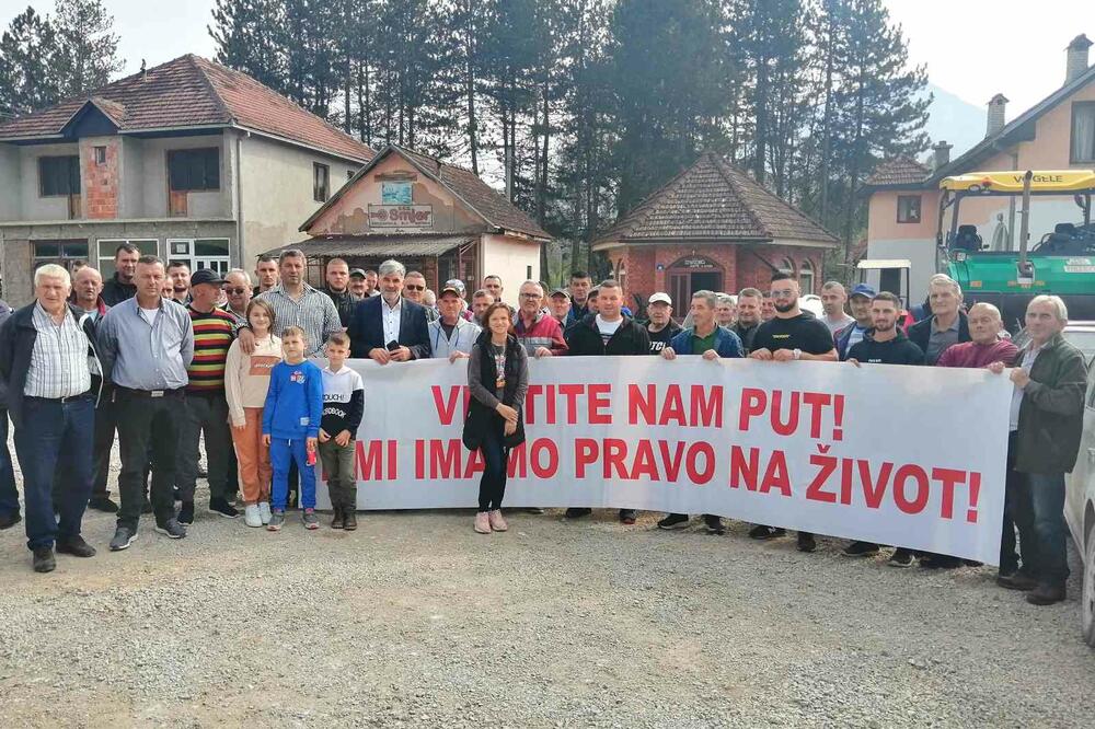 Mještani Bistrice tokom protesta, Foto: Jadranka Ćetković