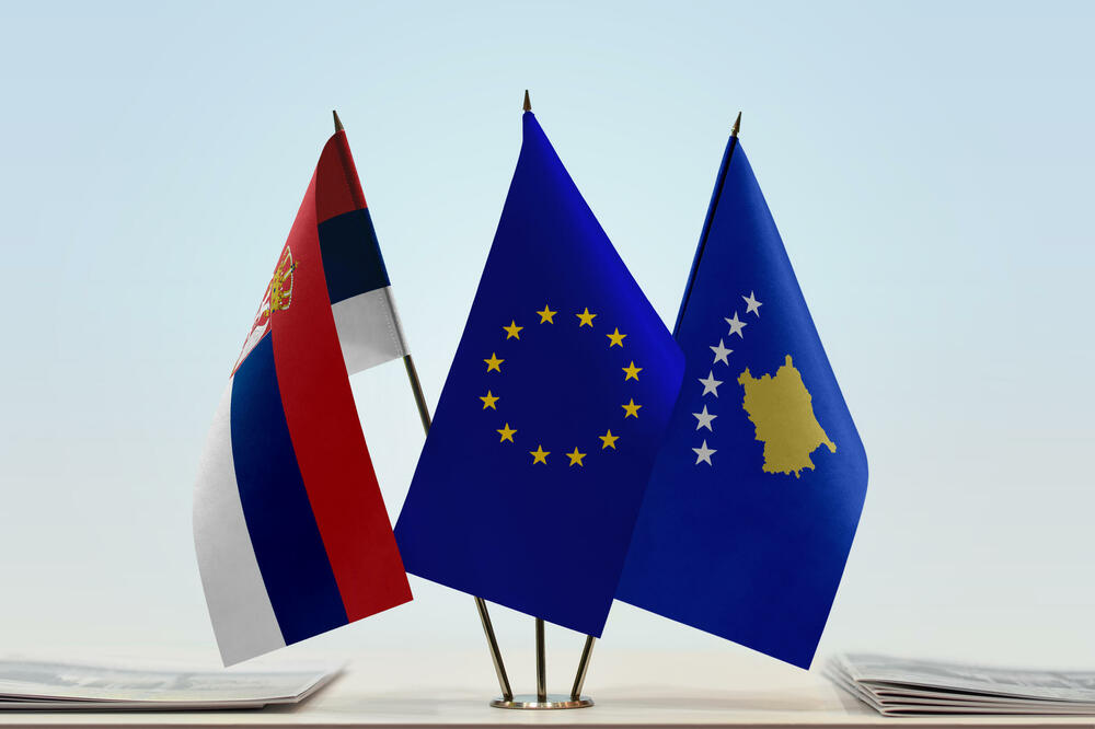 Zastave Srbije, EU i Kosova (Ilustracija), Foto: Shutterstock