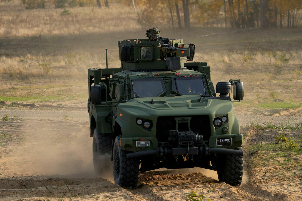 Nema dovoljno naoružanja i visokotehnoloških sistema koji bi zadovoljili vojne potrebe EU, Foto: Rojters