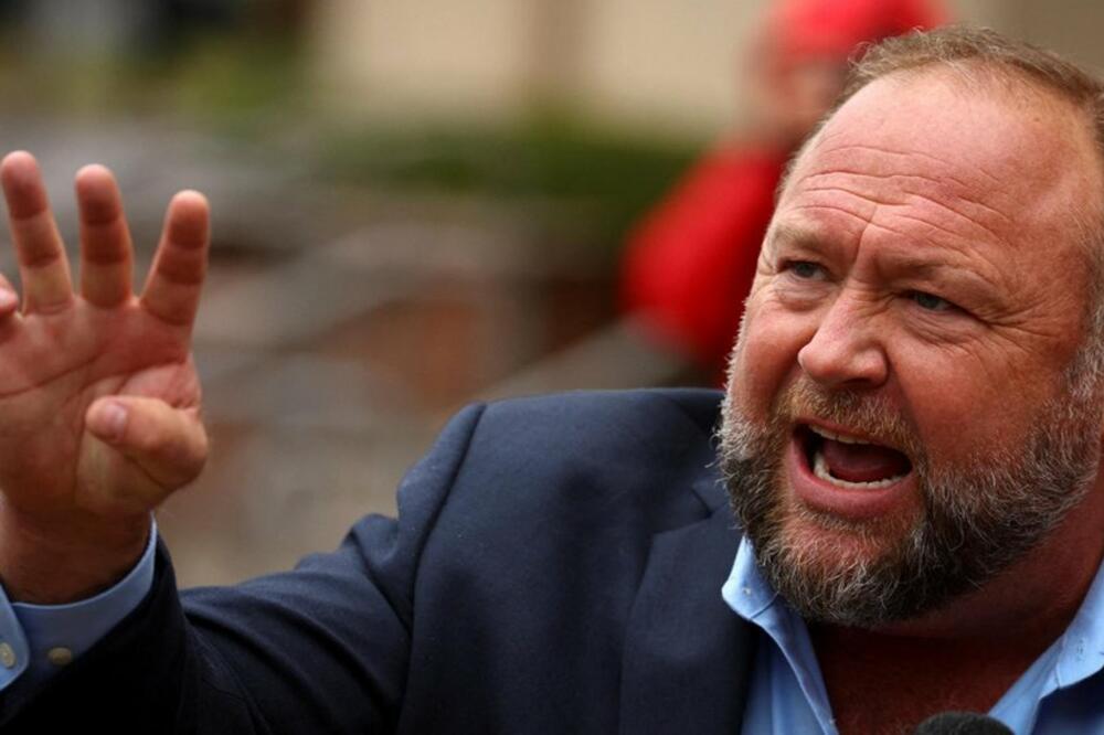 Aleks Džons sada priznaje da je pucnjava u školi bila 100 odsto stvarna, Foto: Reuters