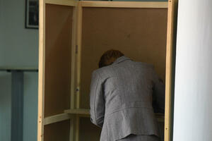 Pravo glasa na izborima u Tuzima ima 12.290 birača