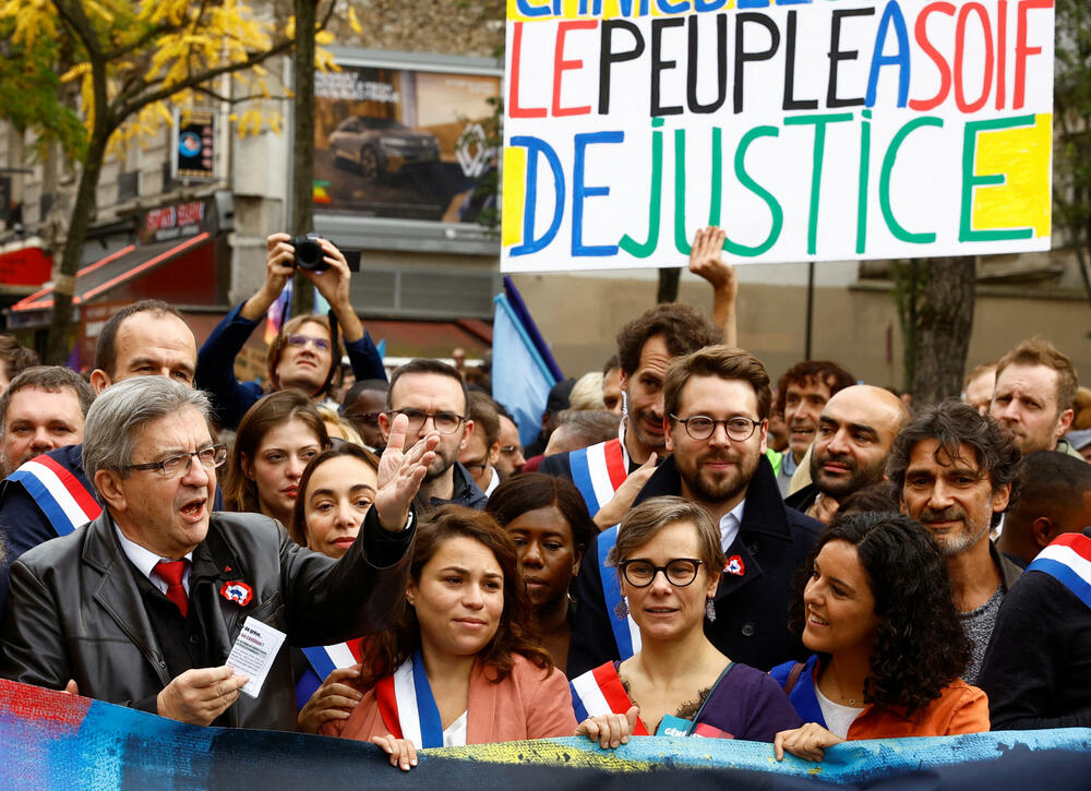 <p>Prema procjenama organizatora na protestu je bilo oko 140 hiljada učesnika, dok je policija Pariza procijenila da ih je bilo oko 30 hiljada</p>