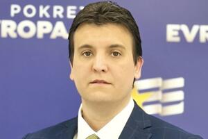 Milović: Medojević je "plaćeni politički džuboks", plaćaju mu da...