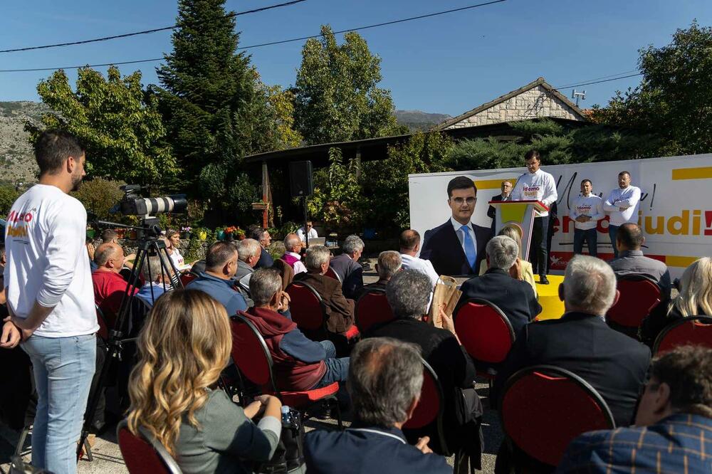 Sa skupa u Kučima, Foto: Demokratska Crna Gora