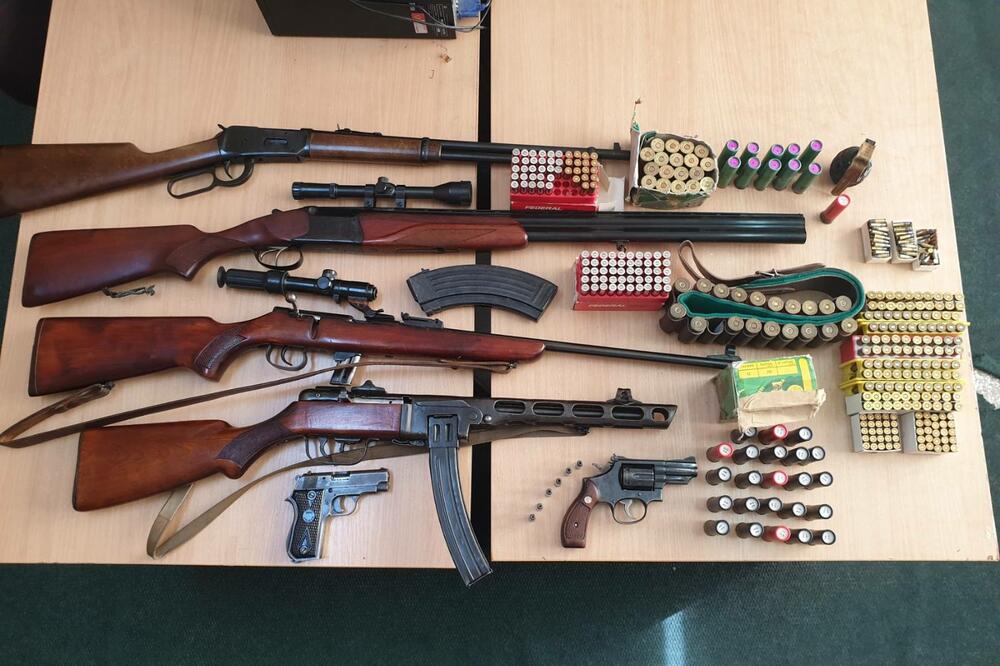 Oduzeto oružje i municija, Foto: Uprava policije