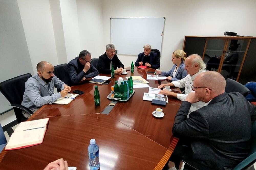 Sa sastanka, Foto: MPŠV