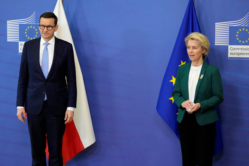 Predsjednica EK Ursula fon der Lajen i poljski premijer Mateuš Moravjecki u martu u Briselu, Foto: Rojters