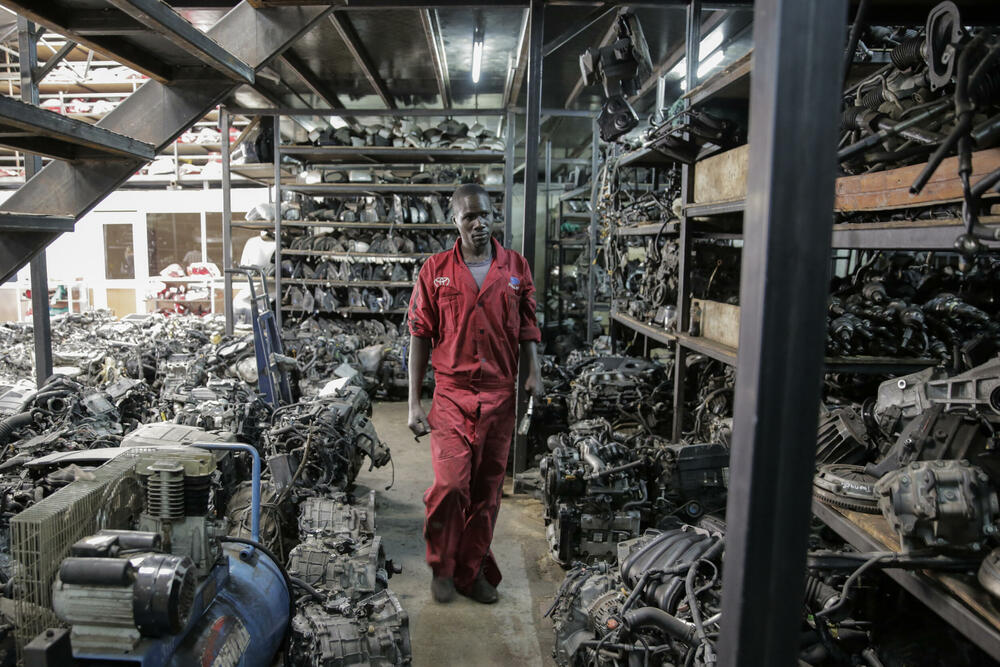 Zaposleni u prodavnici rezervnih djelova za automobile u Najrobiju
