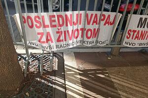 Bivši radnici Vektra Boke protestovali pred Vladom: "Zadnji...