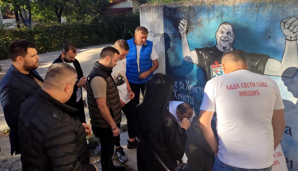 <p>Predsjednik Kluba „Sveti Sava“, Ratko Čvorović kazao je da je Klub, čiji je Ljubiša bio član, odlučio da na dan njegove pogibije organizuje akciju dobrovoljnog davanja krvi koju će uvrstiti u kalendar njihovih tradicionalnih akcija</p>