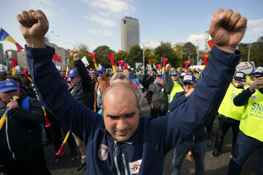 Sa protesta ispred sjedišta rumunske vlade, Foto: Beta/AP