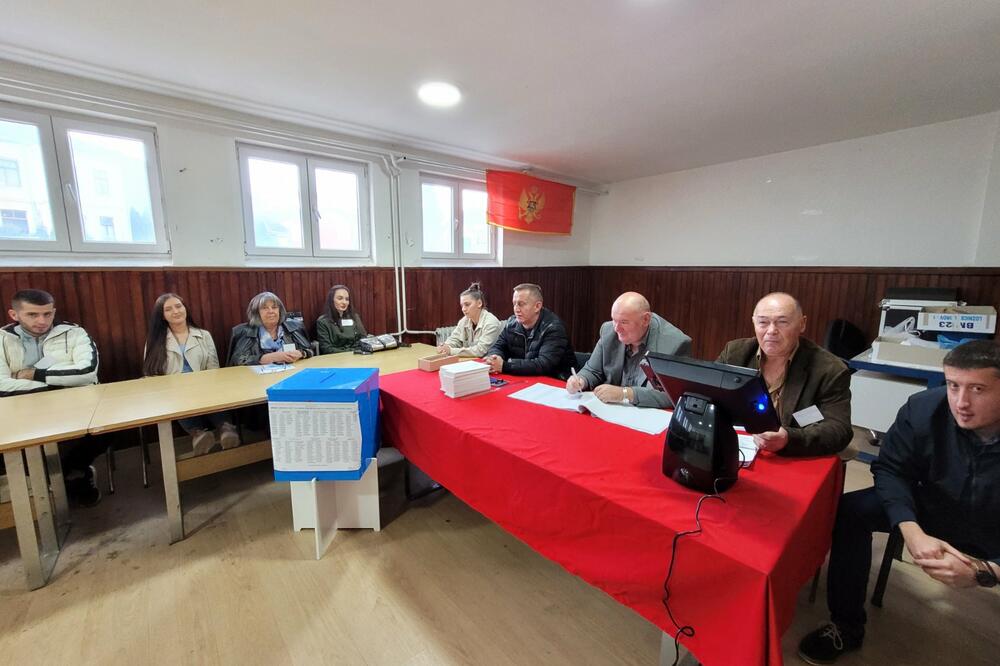 Sa biračkog mjesta u Bijelom Polju, Foto: Jadranka Ćetković