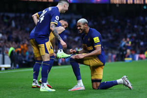 Njukasl u zoni Lige šampiona, katastrofalno veče Ljorisa