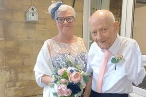 Par se vjenčao poslije 42 godine veze