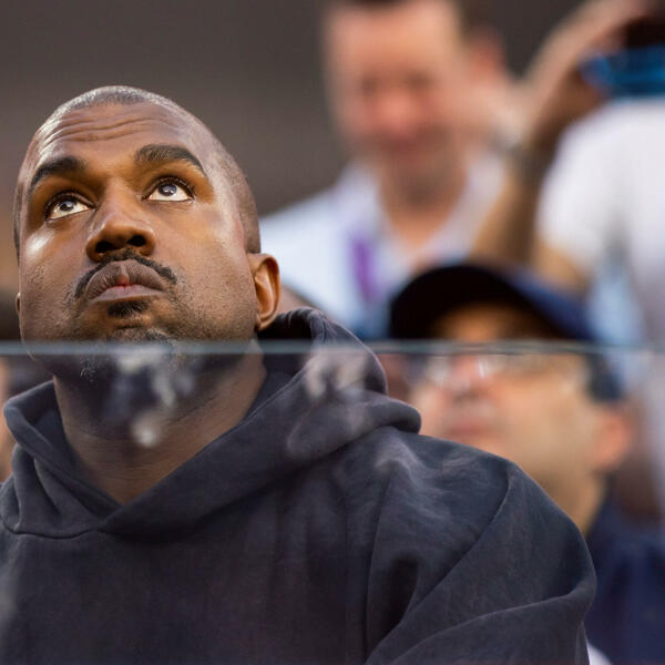 Model behauptet, Kanye West habe sie während eines Musikvideodrehs gewürgt.