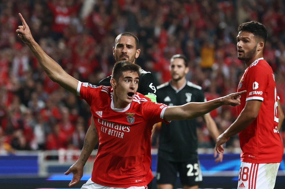 Antonio Silva slavi gol protiv Juventusa, Foto: Reuters