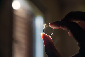 Pokojnici iščupali zlatan zub i ukrali burmu?