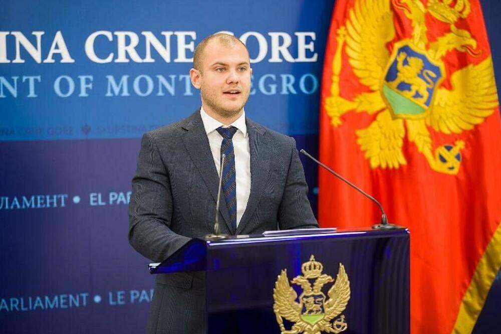 Predlog bez procjene fiskalnog uticaja i broja radnika koji bi stekli ovo pravo: Maksim Vučinić, Foto: Skupština CG