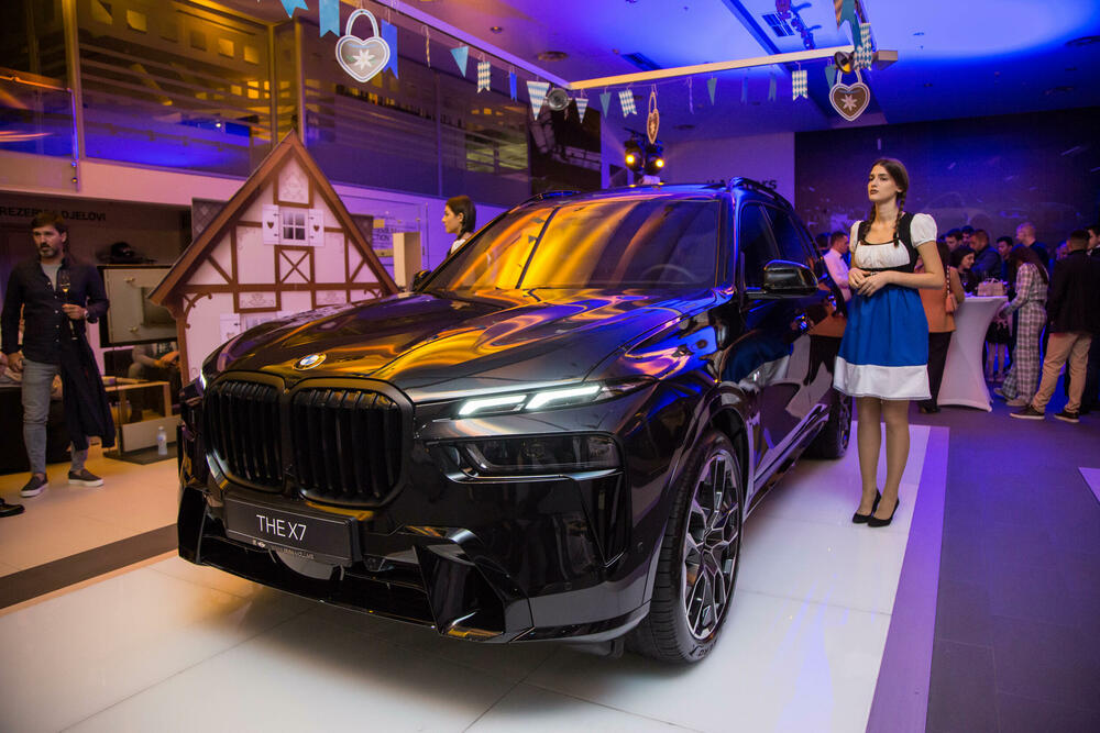 <p><em>Voli Motors Oktoberfest je prilika za druženje, razmjenjivanje iskustava o ovim jedinstvenim premium automobilima i prilika da se zaljubljenici upoznaju sa novitetima BMW i MINI industrije.</em></p>