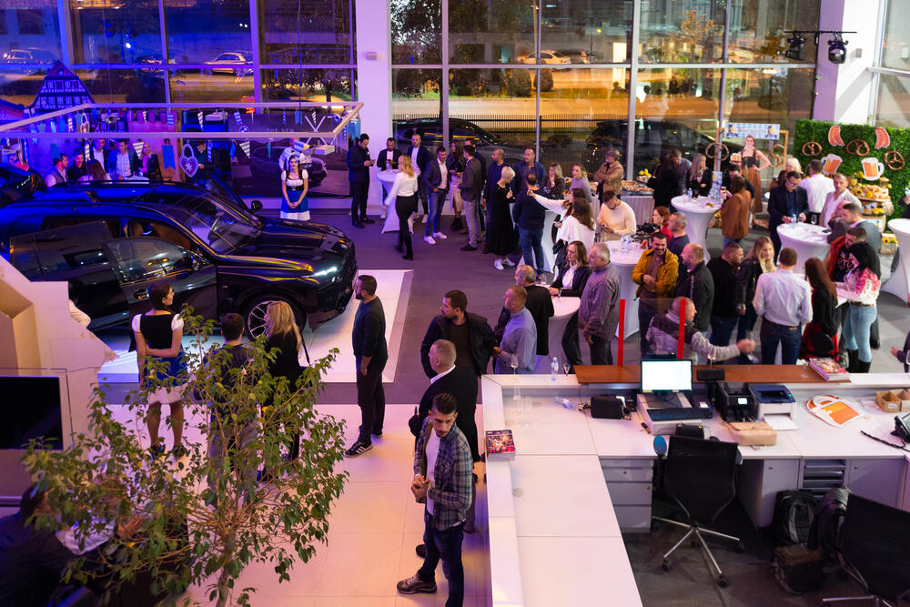 <p><em>Voli Motors Oktoberfest je prilika za druženje, razmjenjivanje iskustava o ovim jedinstvenim premium automobilima i prilika da se zaljubljenici upoznaju sa novitetima BMW i MINI industrije.</em></p>