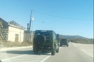 VIDEO Čitaoci šalju: Vojska pretiče na dijelu puta gdje je...