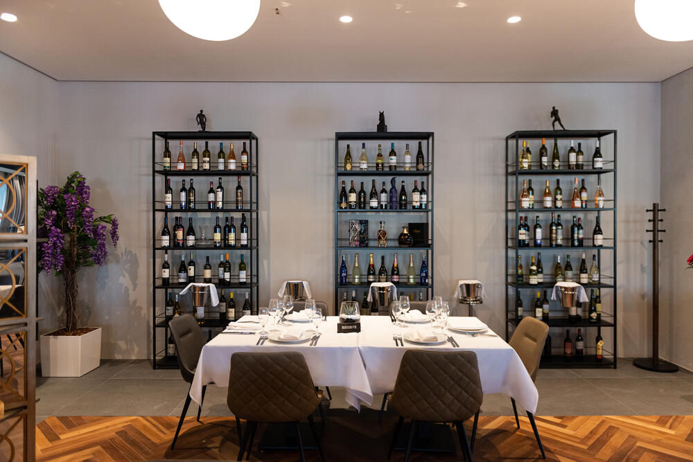 <p>Prepoznatljiv stil i jedinstveno gastronomsko iskustvo.</p>