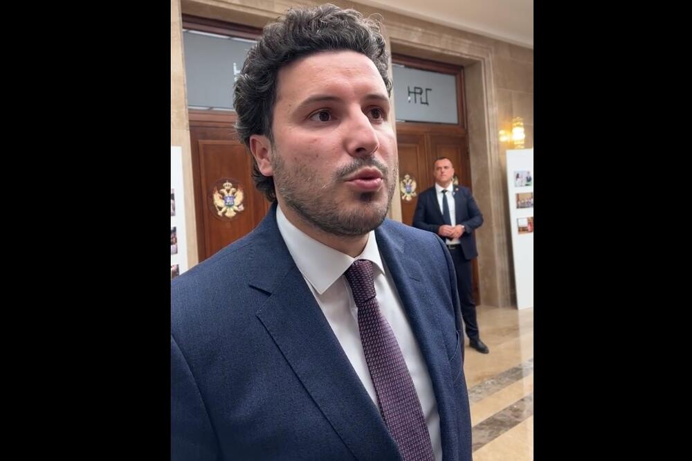 Abazović odgovara na pitanja novinara, Foto: Facebook