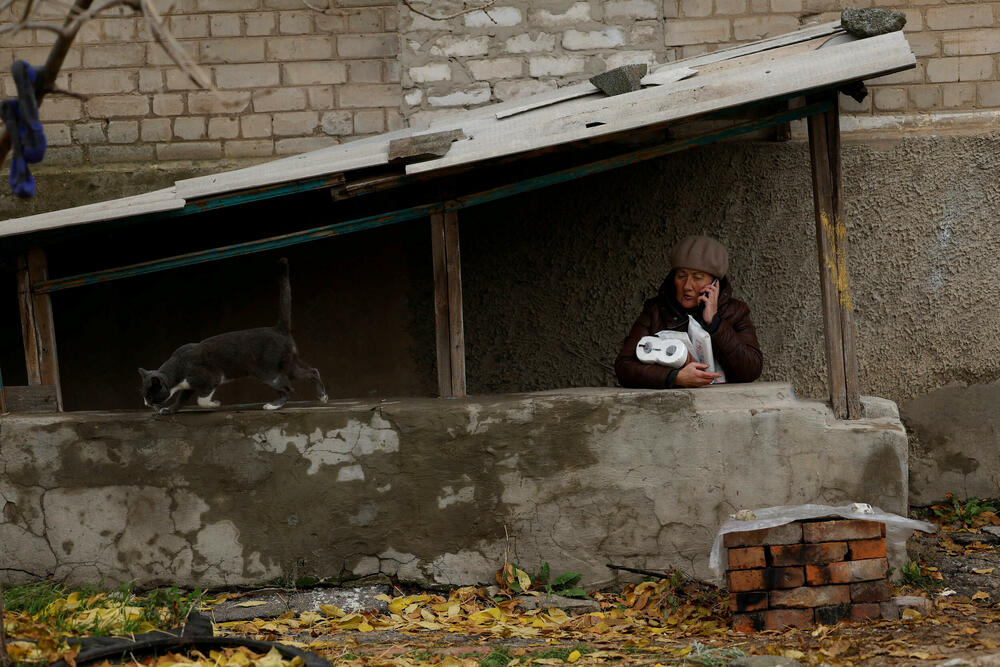 Građani Bahmuta izlaze iz skloništa da prime pomoć