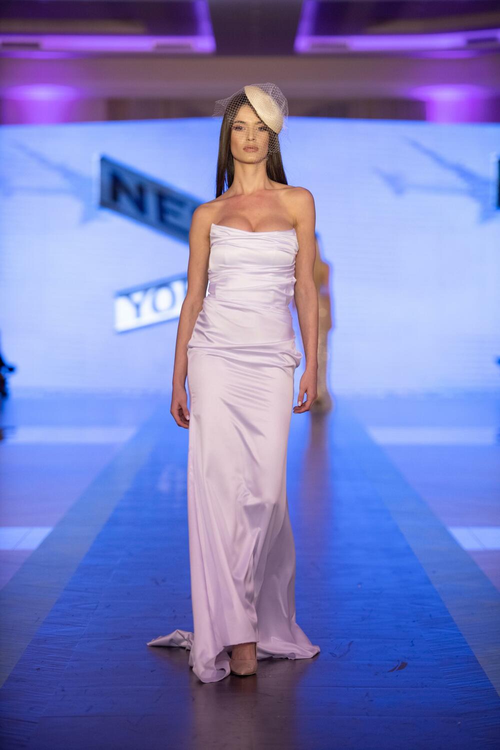 <p>Posljednje večeri Nedjelje mode bila je prilika da i crnogorska dizajnerka Julijana Rakočević predstavi svoju prvu kolekciju</p>