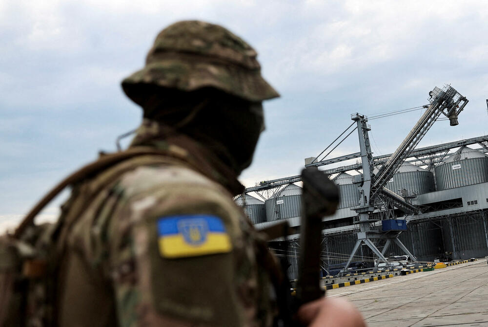 Ukrajinski vojnik u julu u luci Odesa