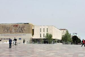 Upoznaj okruženje: Tirana, rascvjetali grad