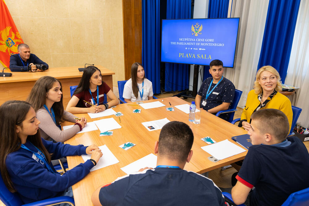 <p>Otvorena izložba povodom 116 godišnjice od uspostavljanja parlamentarizma u CG </p>