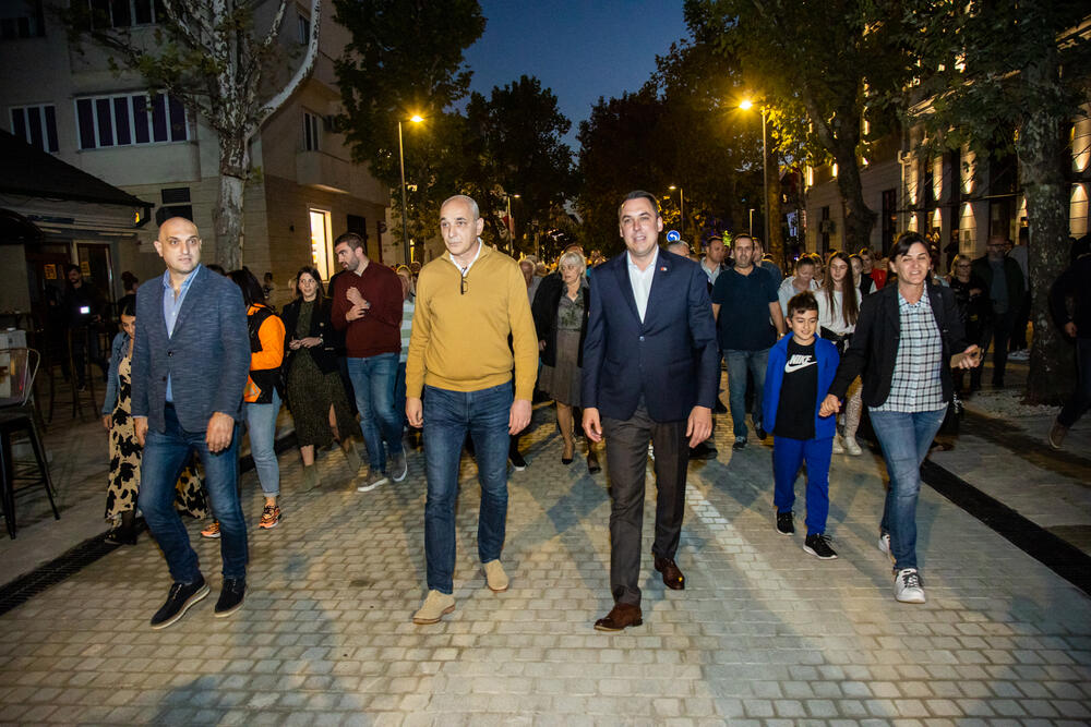 <p>Ulica će, kako je saopšteno iz Glavnog grada, biti otvorena za saobraćaj u terminu od 6 do 10 časova ujutru, i to za dostavna vozila</p>