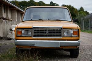 Ministarstvo odbrane poklonilo Ladu FK Kom