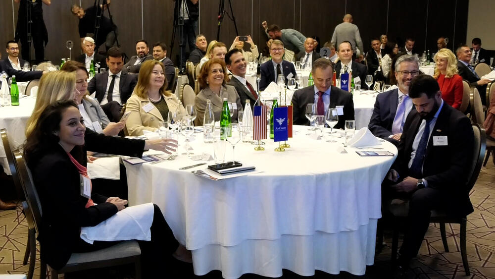 <p>Predsjednica AmCham-a, Svetlana Vuksanović, kazala je da je ova trgovinska misija istorijska za Crnu Goru, prva te vrste i, nadaju se, jedna od mnogih koje će uslijediti</p>