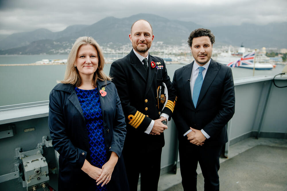 <p>"Svi navijamo za mir i da vojska nikada ne bude u službi vojnih aktivnosti, već više u službi podrške građanima na razne načine, ali obaveza je naše vojske i partnerskih zemalja da budemo spremni na sve situacije", rekao je on</p>