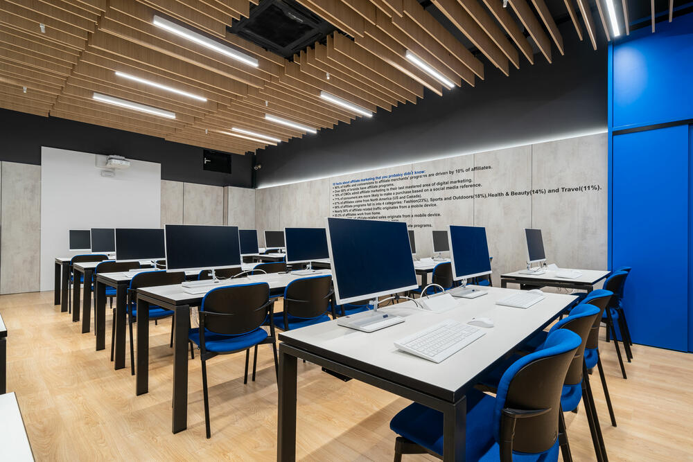 <p>Renoviranje računarske sale na ETF-u u Coinisu vide kao investiciju u zdrave i progresivne aktivnosti kako bi osnažili mlade ljude, stvorili im obrazovne mogućnosti i doprinijeli digitalizaciji crnogorskog društva</p>