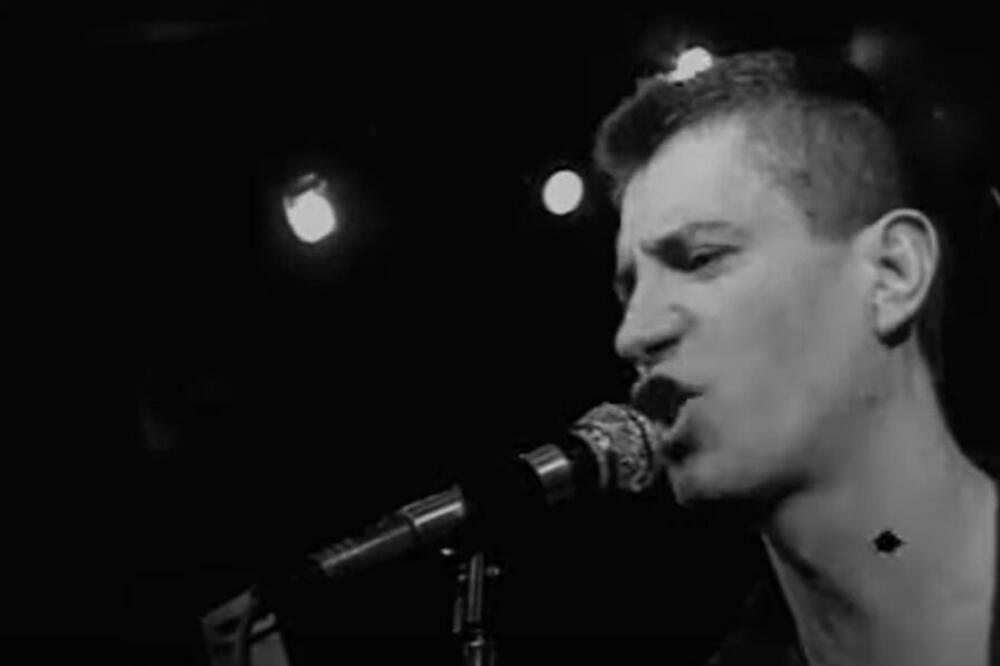 Milan Mladenović, Foto: Printscreen YouTube/ Zadužbina Milana Mladenovića