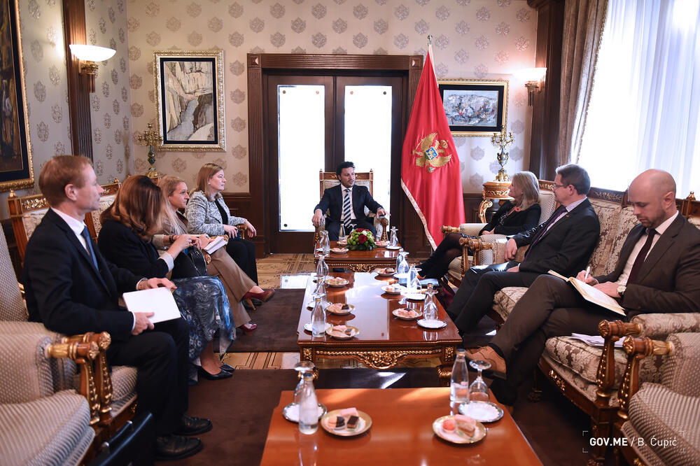 Države Kvinte pozivaju na međupartijski dijalog: Sa sastanka Abazovića i ambasadora, Foto: BOJANA ĆUPIć