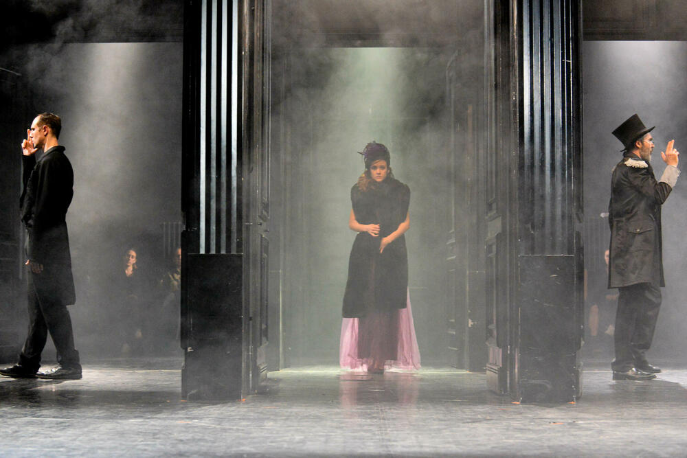 Scena iz predstave 'Ana Karenjina' 