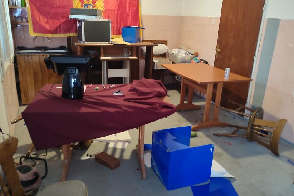 Biračko mjesto u selu Kruševice nakon tuče, Foto: Svetlana Mandić