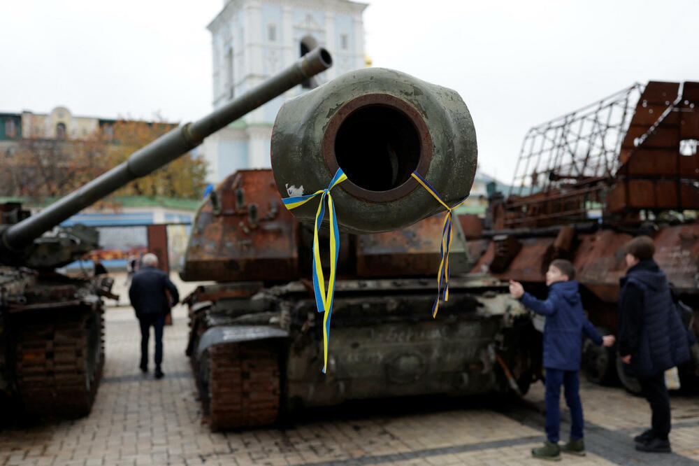 Uništeni ruski tenkovi izloženi u Kijevu, Foto: Reuters