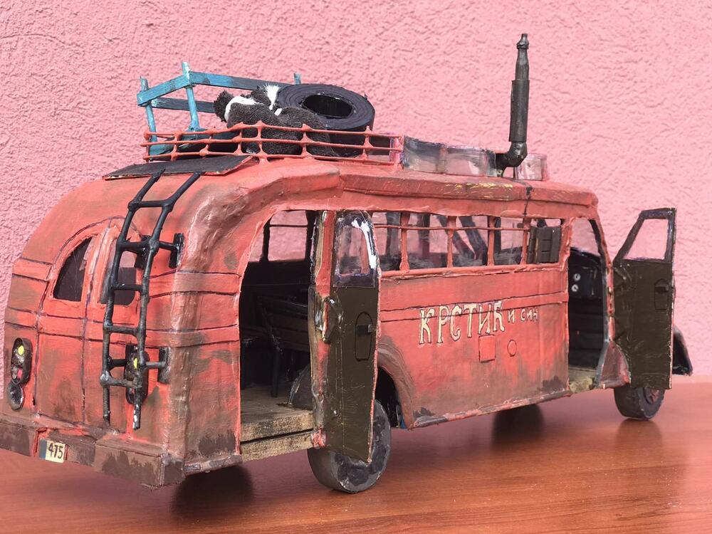 Maketa autobusa iz kultnog filma